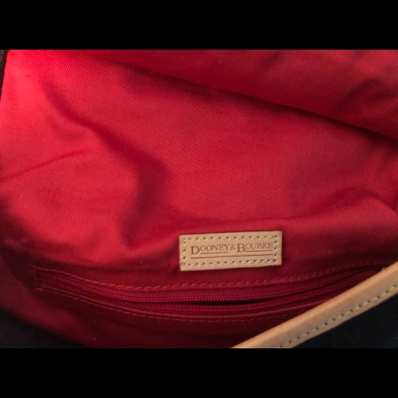 Dooney and Bourke shoulder bag - Picture 3 of 6